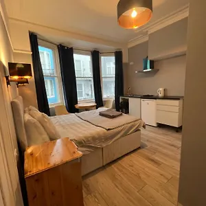  Apartment Studio Newly Refurbished